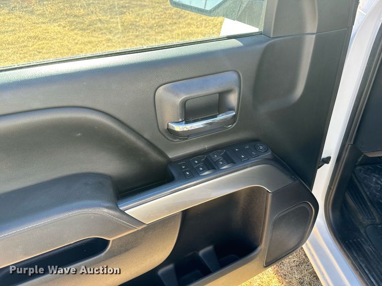 image for item DX3793 2015 Chevrolet Silverado 1500 Double Cab pickup truck