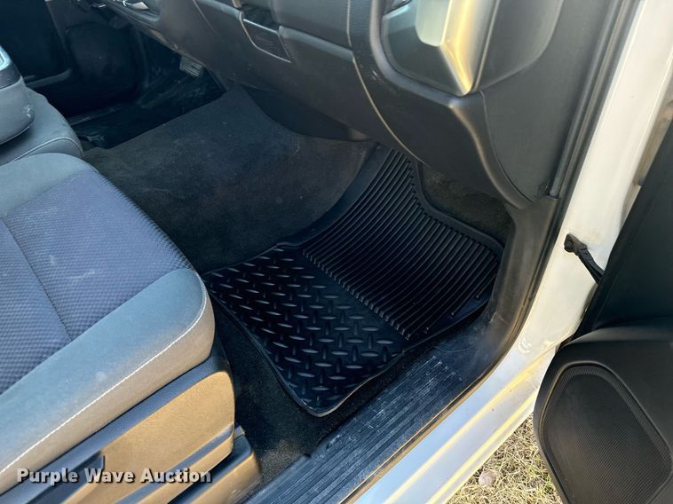 image for item DX3793 2015 Chevrolet Silverado 1500 Double Cab pickup truck