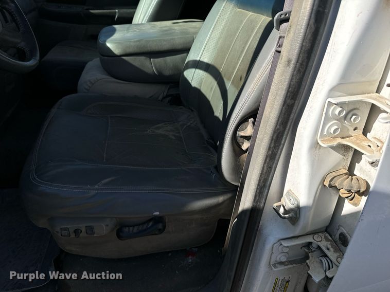 image for item DX3802 2008 Dodge Ram 5500HD Quad Cab flatbed truck