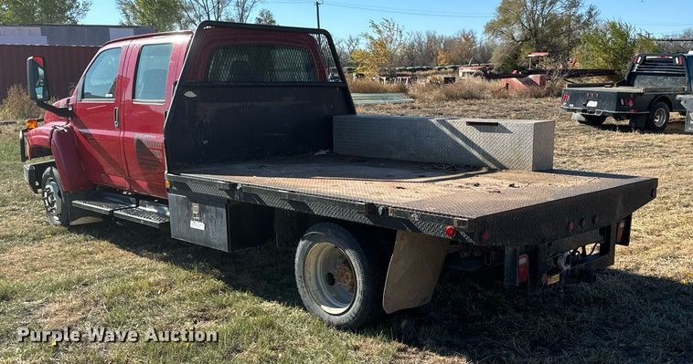 image for item DX3805 2004 GMC C4500 flatbed truck