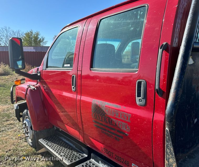 image for item DX3805 2004 GMC C4500 flatbed truck