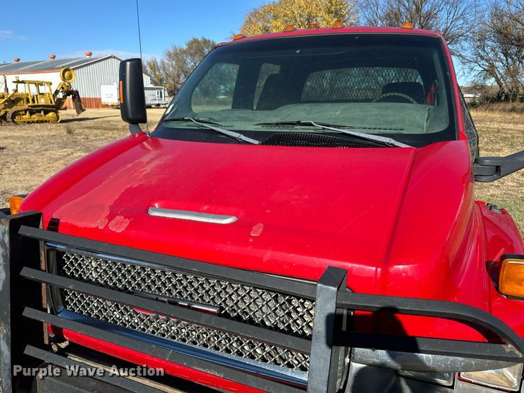 image for item DX3805 2004 GMC C4500 flatbed truck