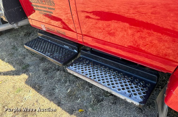 image for item DX3805 2004 GMC C4500 flatbed truck