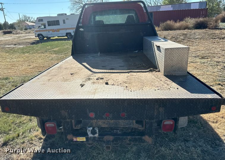 image for item DX3805 2004 GMC C4500 flatbed truck