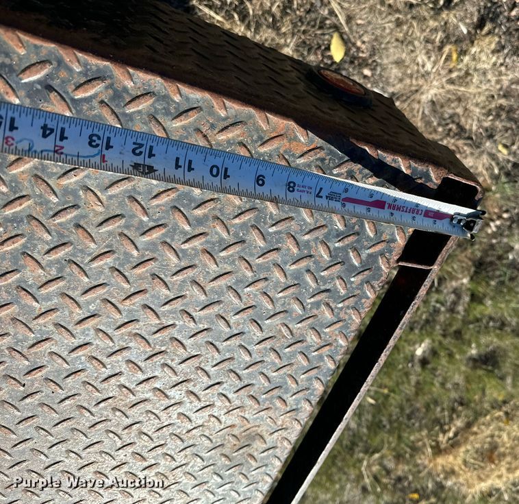 image for item DX3805 2004 GMC C4500 flatbed truck