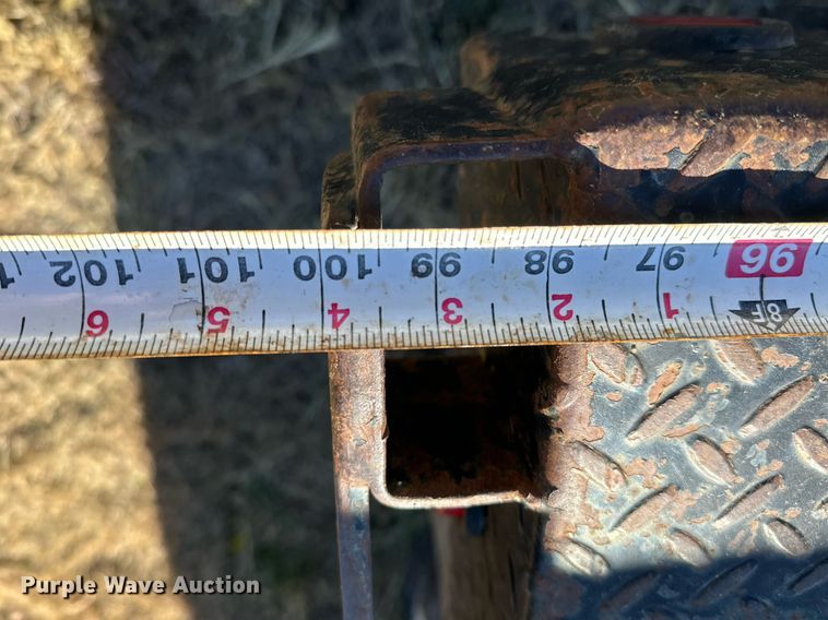 image for item DX3805 2004 GMC C4500 flatbed truck