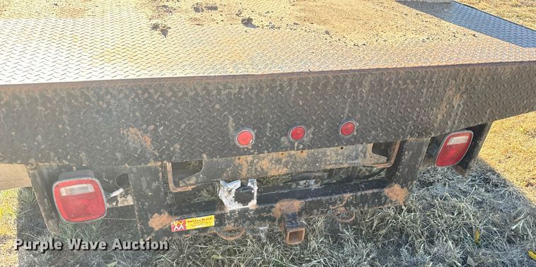 image for item DX3805 2004 GMC C4500 flatbed truck