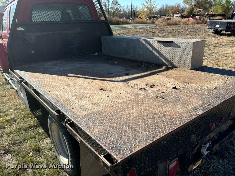 image for item DX3805 2004 GMC C4500 flatbed truck