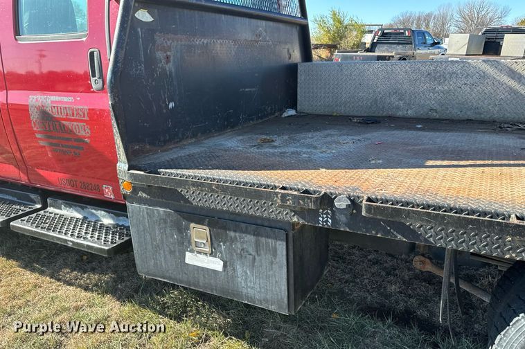 image for item DX3805 2004 GMC C4500 flatbed truck