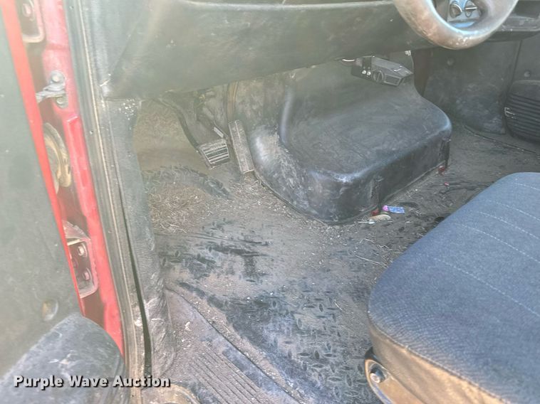 image for item DX3805 2004 GMC C4500 flatbed truck