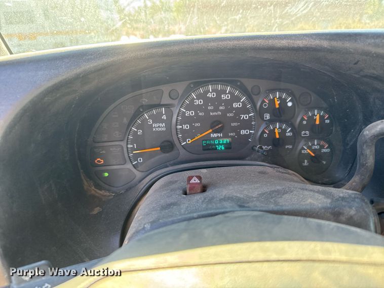 image for item DX3805 2004 GMC C4500 flatbed truck