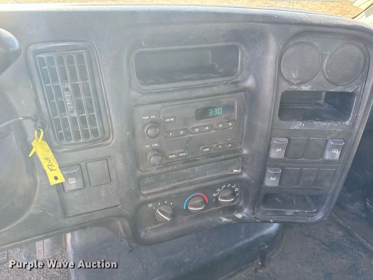 image for item DX3805 2004 GMC C4500 flatbed truck