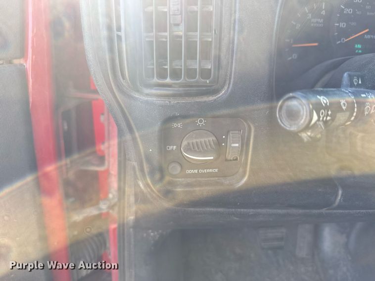 image for item DX3805 2004 GMC C4500 flatbed truck