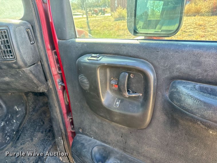 image for item DX3805 2004 GMC C4500 flatbed truck