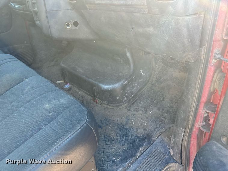 image for item DX3805 2004 GMC C4500 flatbed truck