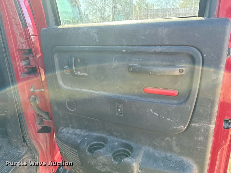 image for item DX3805 2004 GMC C4500 flatbed truck