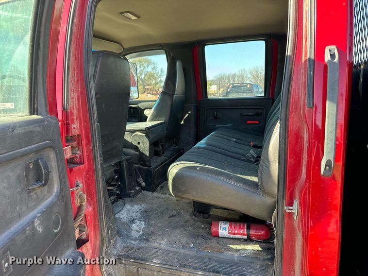 image for item DX3805 2004 GMC C4500 flatbed truck