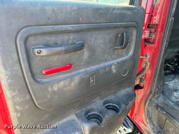 image for item DX3805 2004 GMC C4500 flatbed truck