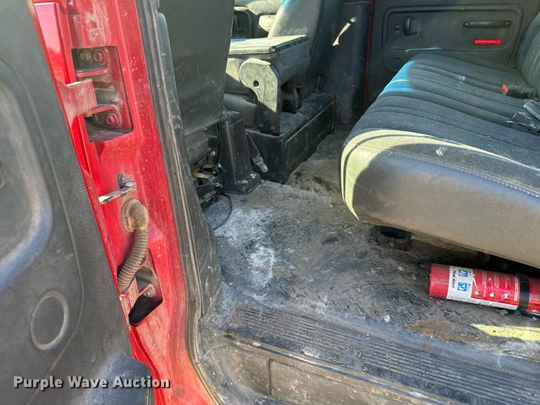 image for item DX3805 2004 GMC C4500 flatbed truck