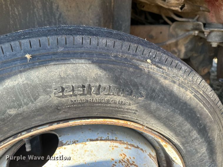 image for item DX3805 2004 GMC C4500 flatbed truck