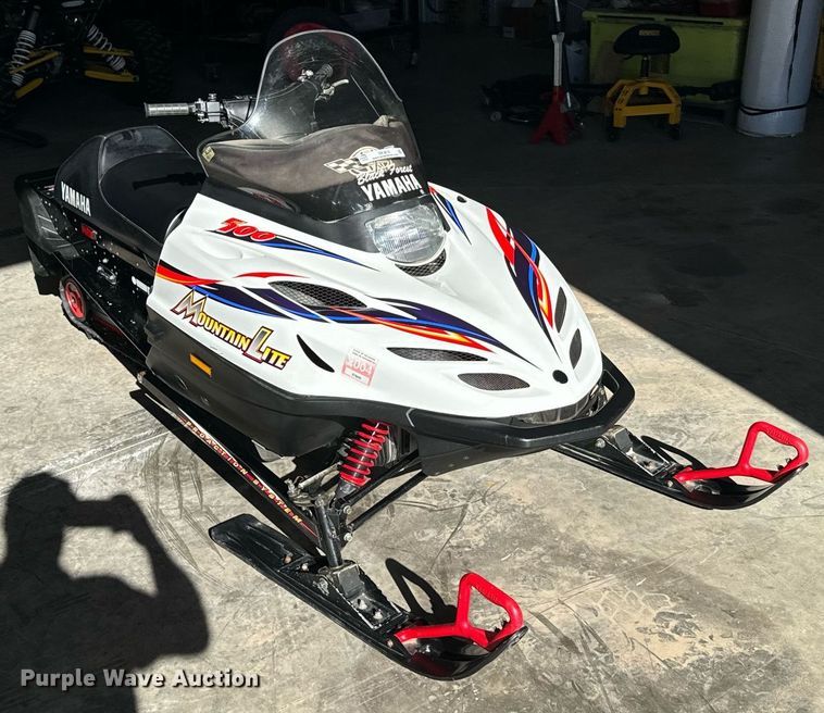 image for item DX3815 2000 Yamaha Phazer 500 snowmobile