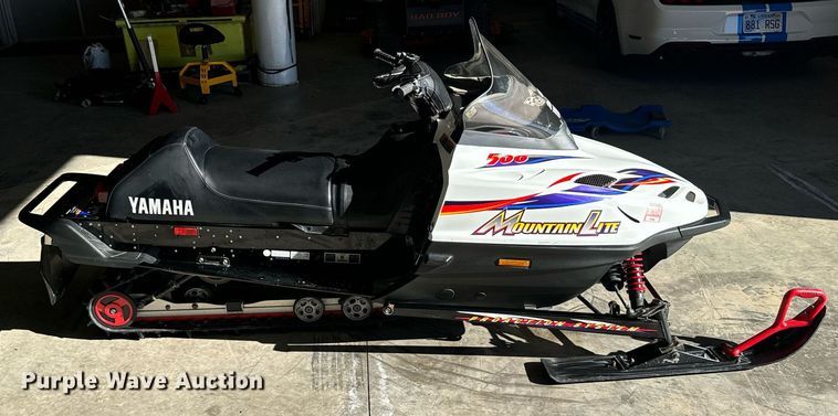 image for item DX3815 2000 Yamaha Phazer 500 snowmobile