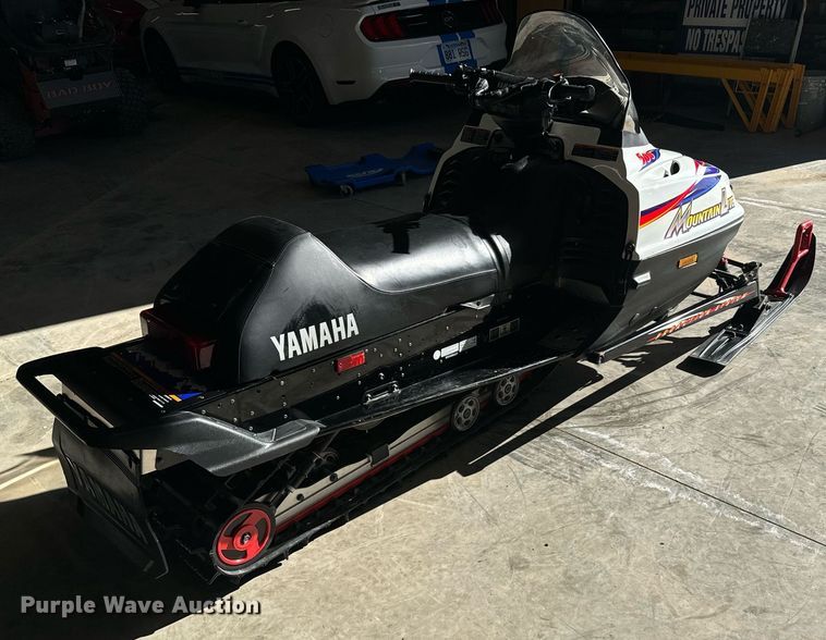 image for item DX3815 2000 Yamaha Phazer 500 snowmobile