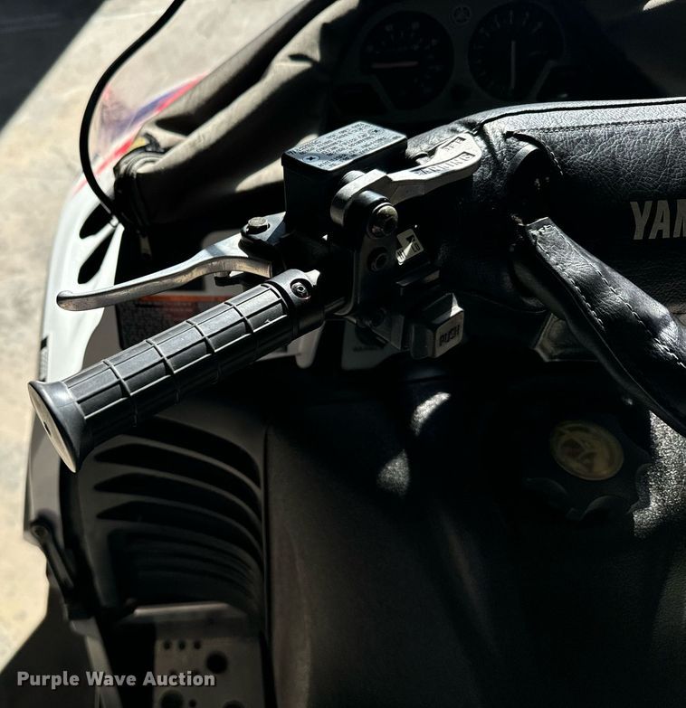 image for item DX3815 2000 Yamaha Phazer 500 snowmobile