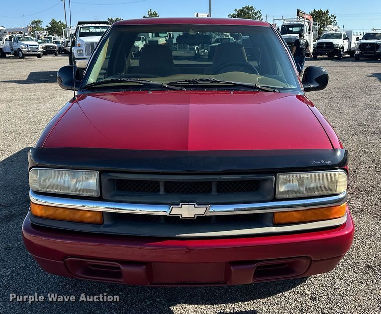 image for item EG2232 1998 Chevrolet S10 Ext. Cab pickup truck