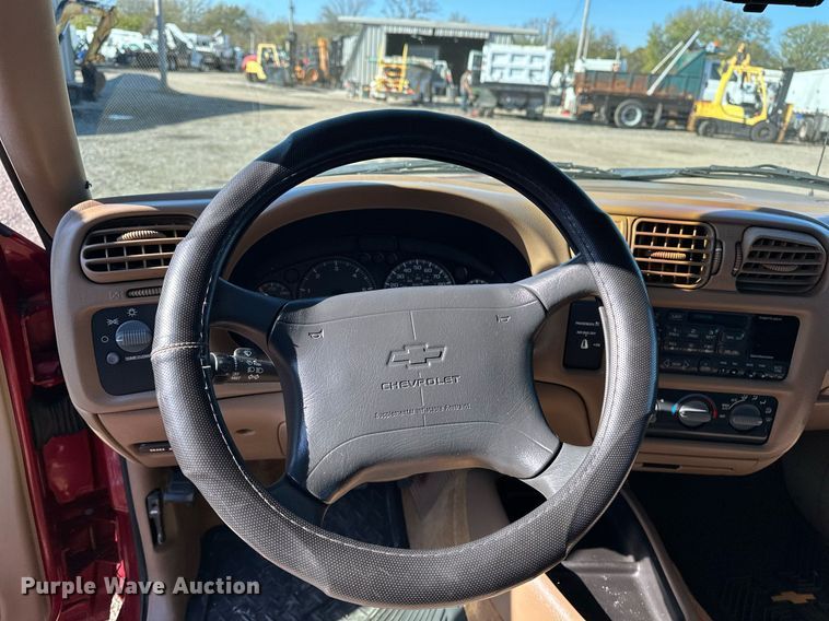 image for item EG2232 1998 Chevrolet S10 Ext. Cab pickup truck