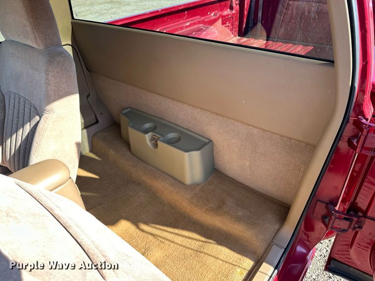 image for item EG2232 1998 Chevrolet S10 Ext. Cab pickup truck