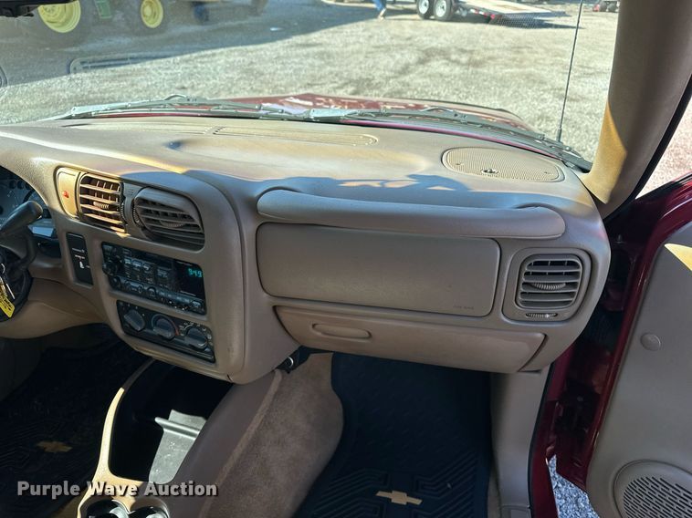 image for item EG2232 1998 Chevrolet S10 Ext. Cab pickup truck