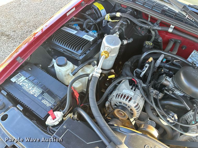 image for item EG2232 1998 Chevrolet S10 Ext. Cab pickup truck