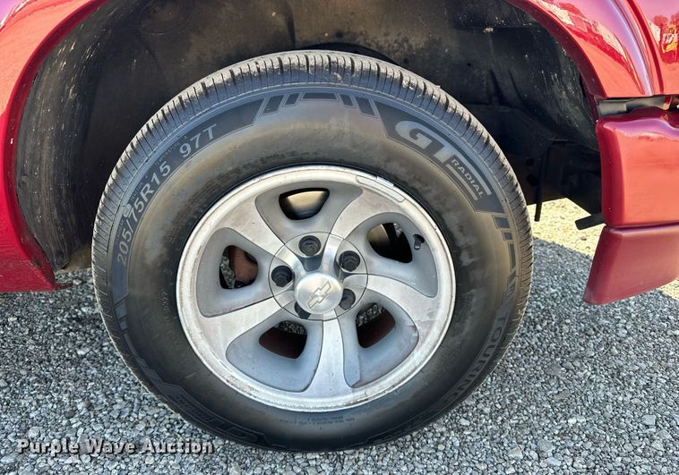 image for item EG2232 1998 Chevrolet S10 Ext. Cab pickup truck