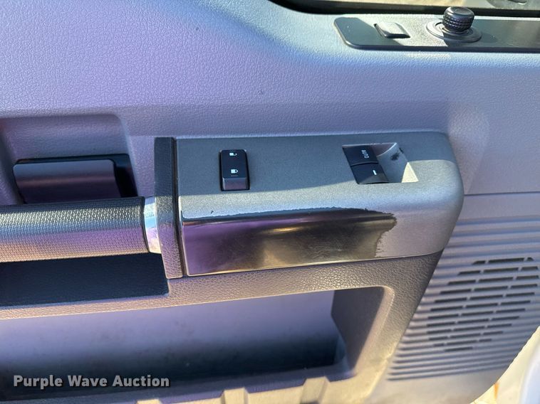 image for item EG2278 2012 Ford F550 Super Duty truck cab and chassis