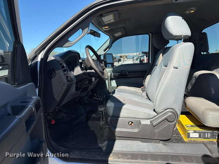 image for item EG2278 2012 Ford F550 Super Duty truck cab and chassis