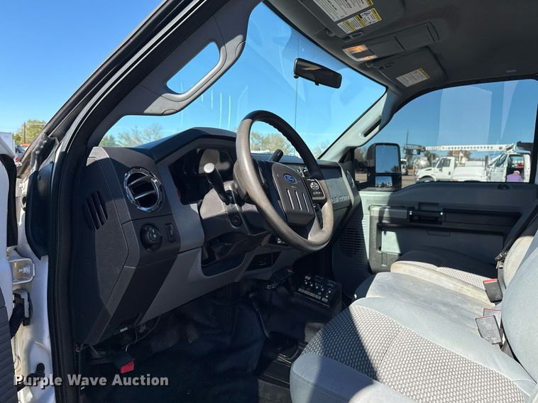 image for item EG2278 2012 Ford F550 Super Duty truck cab and chassis
