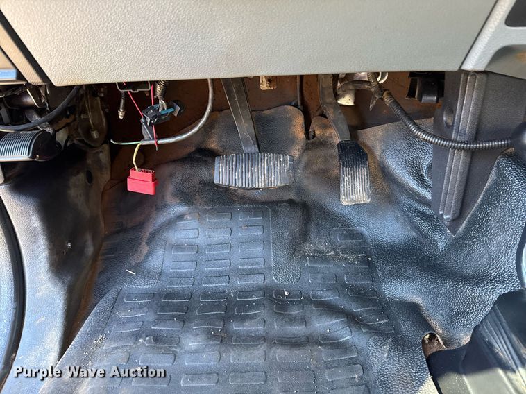 image for item EG2278 2012 Ford F550 Super Duty truck cab and chassis