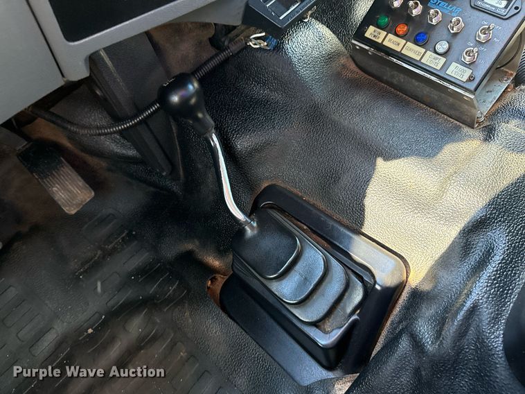 image for item EG2278 2012 Ford F550 Super Duty truck cab and chassis