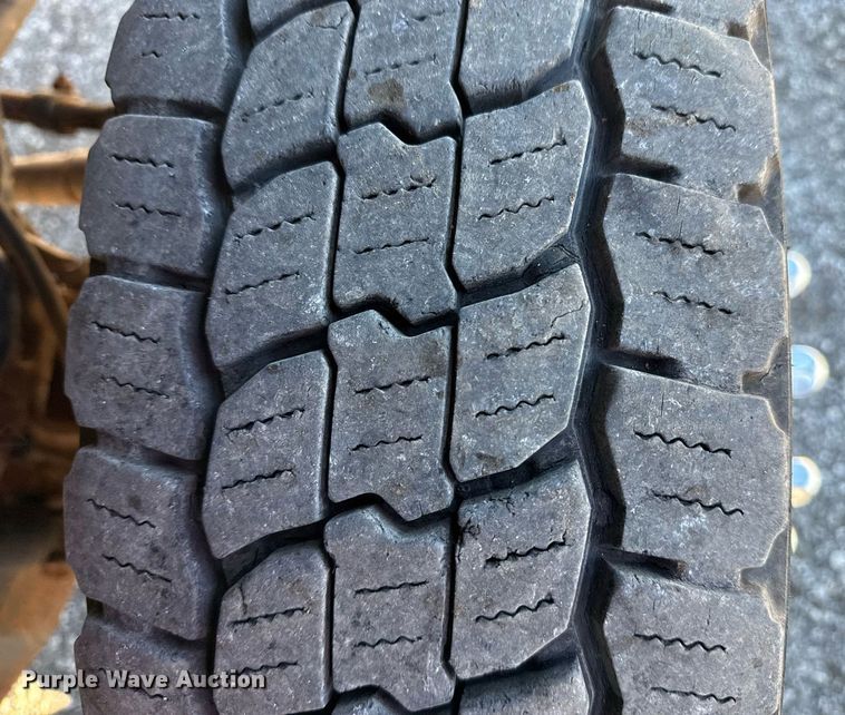 image for item EG2278 2012 Ford F550 Super Duty truck cab and chassis