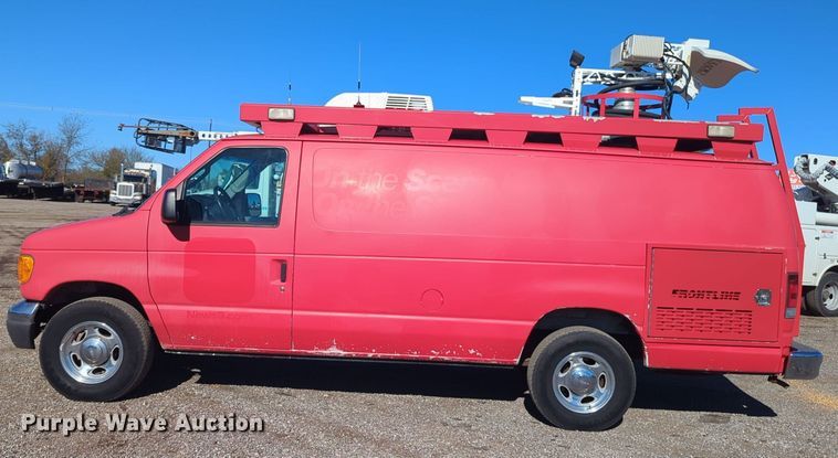 image for item EG2280 2007 Ford E350 mobile command center van