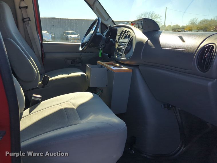 image for item EG2280 2007 Ford E350 mobile command center van