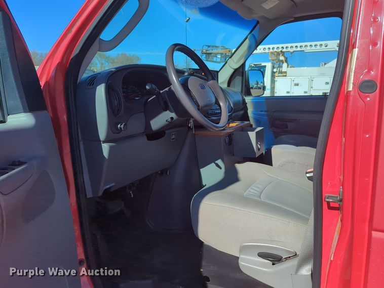 image for item EG2280 2007 Ford E350 mobile command center van