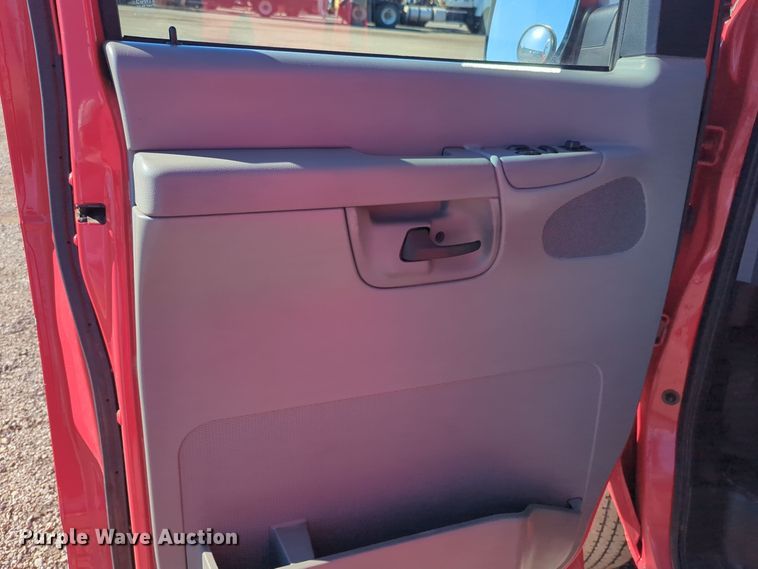 image for item EG2280 2007 Ford E350 mobile command center van