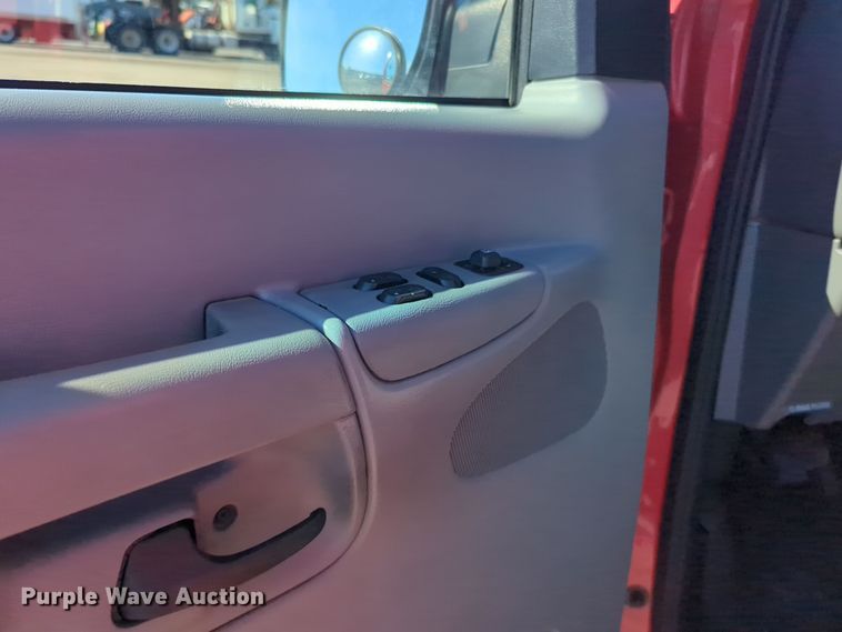 image for item EG2280 2007 Ford E350 mobile command center van