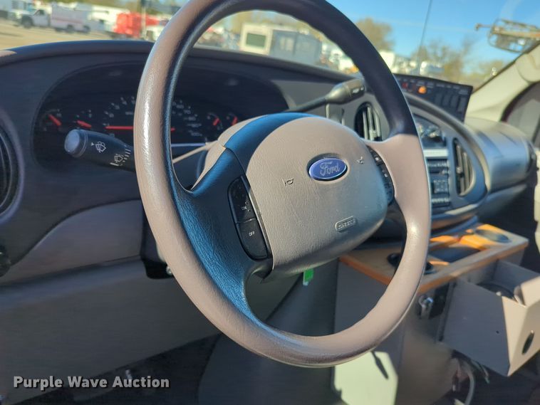 image for item EG2280 2007 Ford E350 mobile command center van