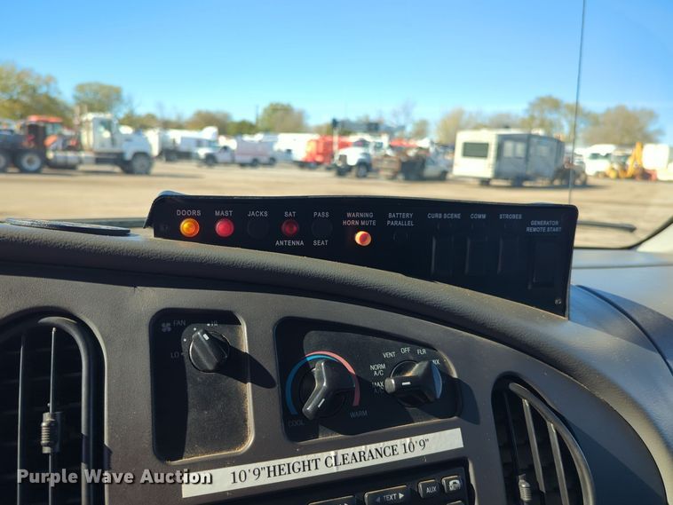 image for item EG2280 2007 Ford E350 mobile command center van