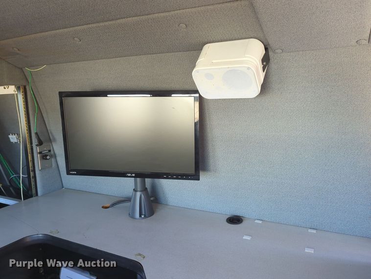image for item EG2280 2007 Ford E350 mobile command center van