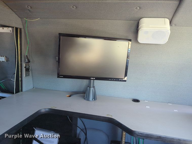 image for item EG2280 2007 Ford E350 mobile command center van