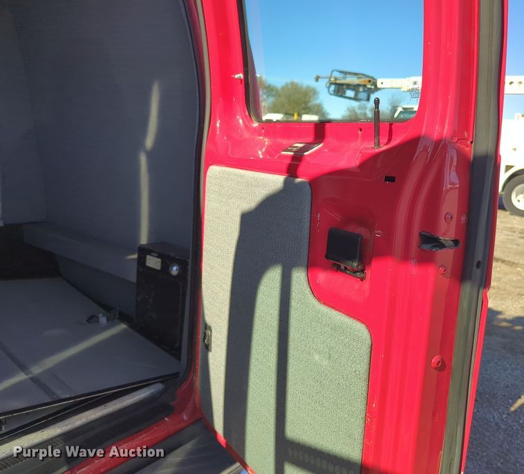 image for item EG2280 2007 Ford E350 mobile command center van